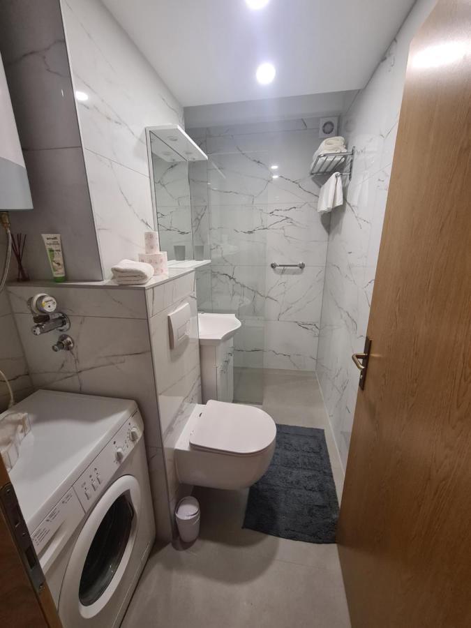 Apartman Yellow - Self Check In Osijek Exterior foto