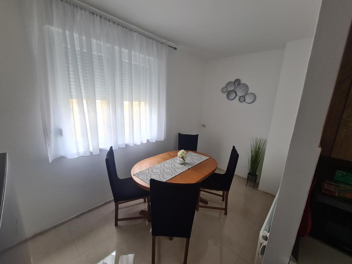 Apartman Yellow - Self Check In Osijek Exterior foto